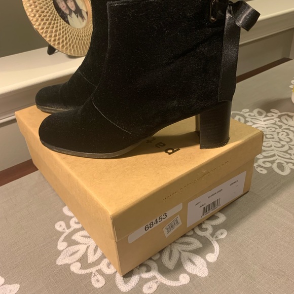 Patricia Green - Black Velvet booties - Picture 2 of 9